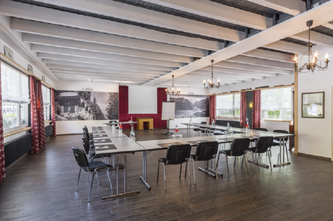 Vintage and adults hotel Carlton-Europe Interlaken meeting and conference venue Salle de la gare 3