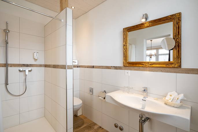 Adults only Hotel Carlton-Europe Interlaken Superior Room Bathroom Adults only Hotel Carlton-Europe Interlaken Superior Room Bathroom