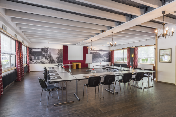 Vintage and adults hotel Carlton-Europe Interlaken meeting and conference venue Salle de la gare 3 Vintage and adults hotel Carlton-Europe Interlaken meeting and conference venue Salle de la gare 3