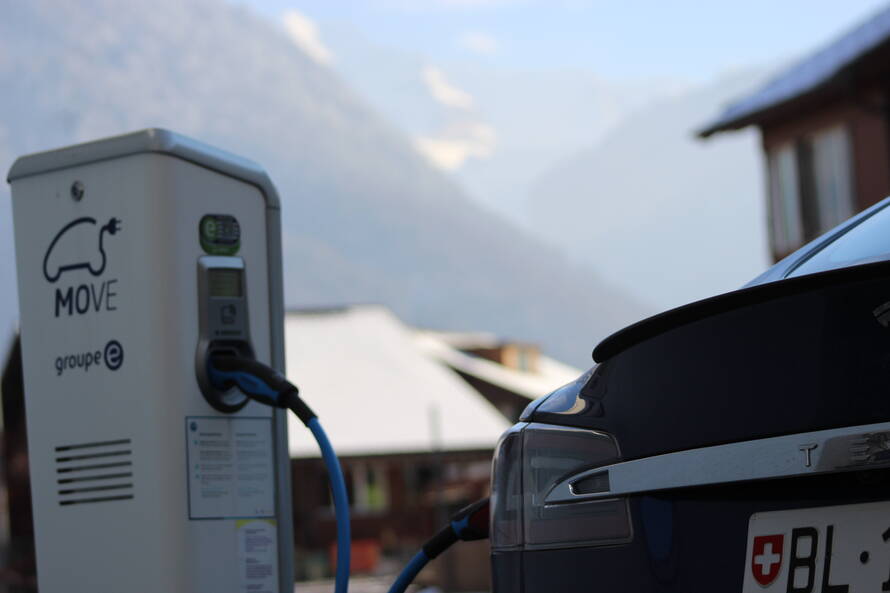 Öffentliche E-Ladestation beim Hotel Carlton-Europe Interlaken Öffentliche E-Ladestation beim Hotel Carlton-Europe Interlaken